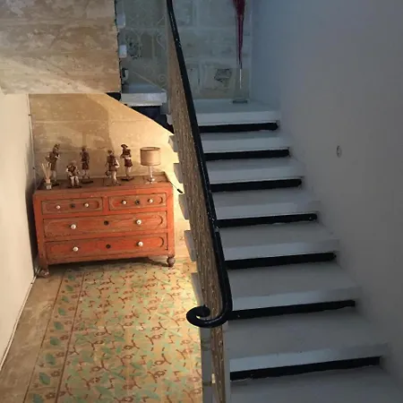 L-isla-valletta-cospicua شقة سنجليا