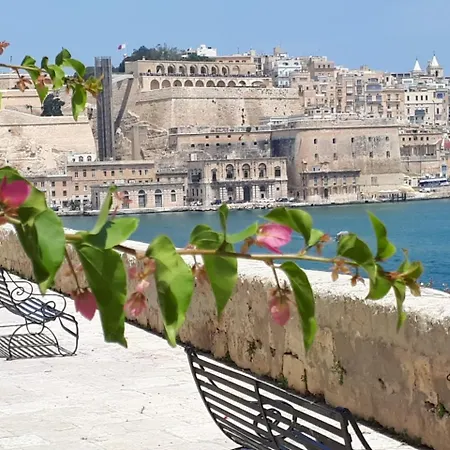 L-isla-valletta-cospicua شقة سنجليا